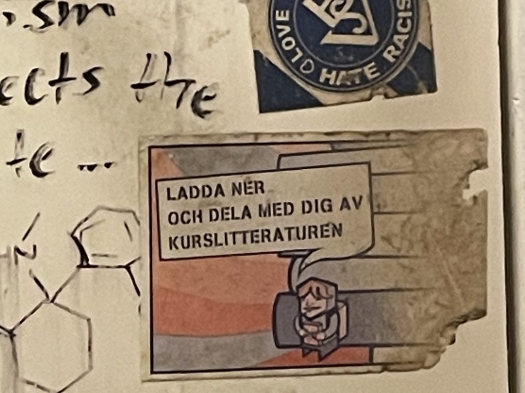 «Kommunistisk fascistisk lilla mani-fest» 